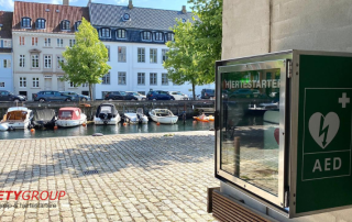 Monteret hjertestarterskab på gade